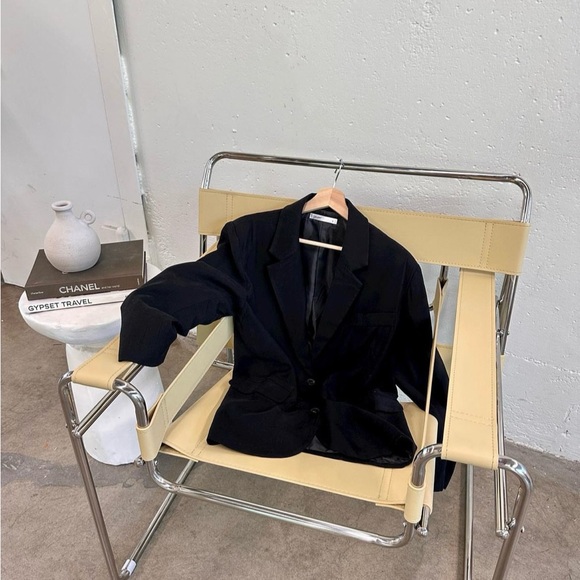 Shop Starlow Black Oversized Blazer - Picture 2 of 5